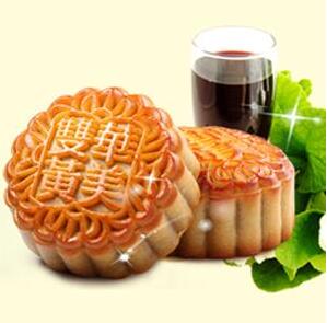 春去秋來收獲日， 金秋團圓月，華美月餅香。待到月圓中秋夜， 歸故里，見爹娘。